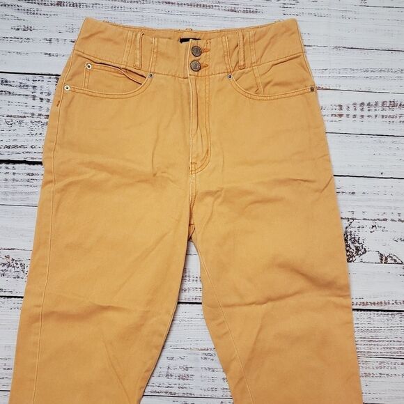 BDG Mom Jeans - High Rise Urban Outfitters size 27 - Picture 3 of 10